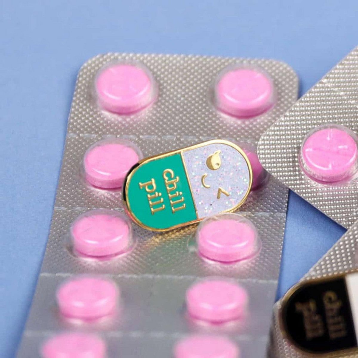Pin Chill - Pill - Pin - Luvvy